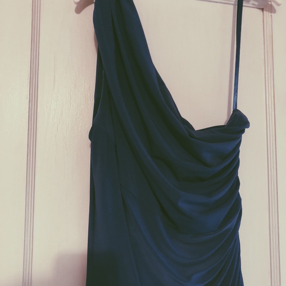 PROM DRESSES - Picture 4 of 4